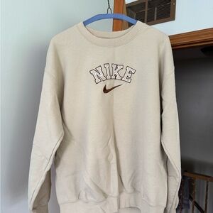 Gildan Beige Embroidered Sweatshirt